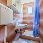 Rustikales Nur 200 Meter Zum Mit Meerblick, Privatparkplatz Apartamento