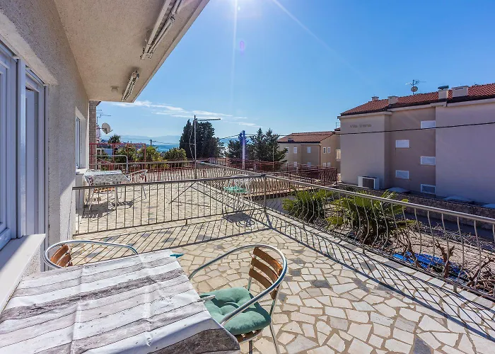 Rustikales Nur 200 Meter Zum Mit Meerblick, Privatparkplatz Apartament Dramalj