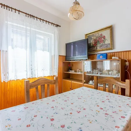 Rustikales Nur 200 Meter Zum Mit Meerblick, Privatparkplatz