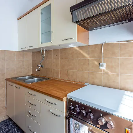 Rustikales Nur 200 Meter Zum Mit Meerblick, Privatparkplatz Apartmán *