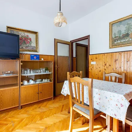 Rustikales Nur 200 Meter Zum Mit Meerblick, Privatparkplatz Apartmán *