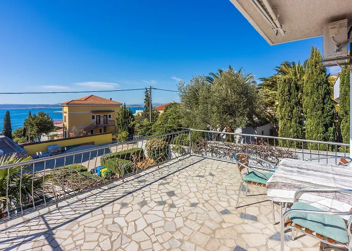 Rustikales Nur 200 Meter Zum Mit Meerblick, Privatparkplatz Apartmán Dramalj