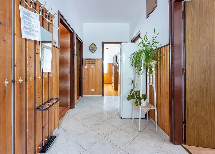 Rustikales Nur 200 Meter Zum Mit Meerblick, Privatparkplatz Apartmán Dramalj