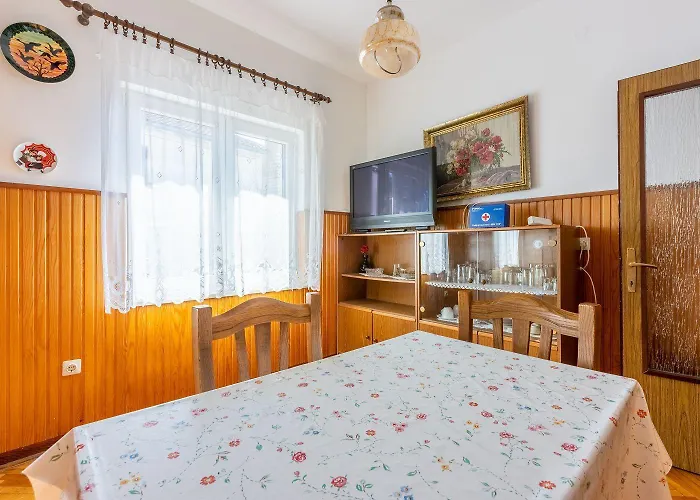 Rustikales Nur 200 Meter Zum Mit Meerblick, Privatparkplatz