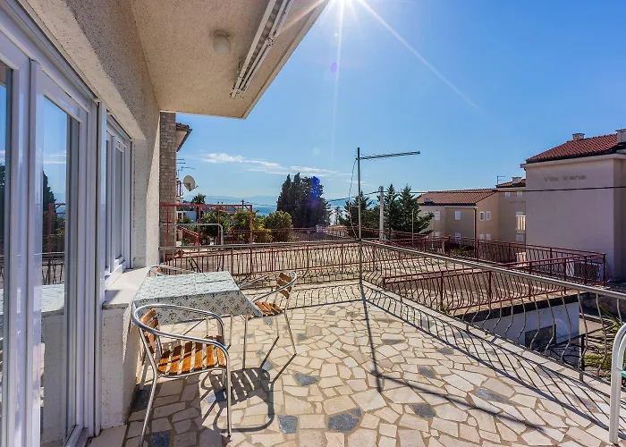 Apartmán Rustikales Nur 200 Meter Zum Mit Meerblick, Privatparkplatz Dramalj